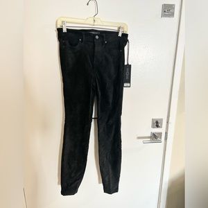 New/Unworn w/tags Liverpool Black Abby Ankle Skinny jeans